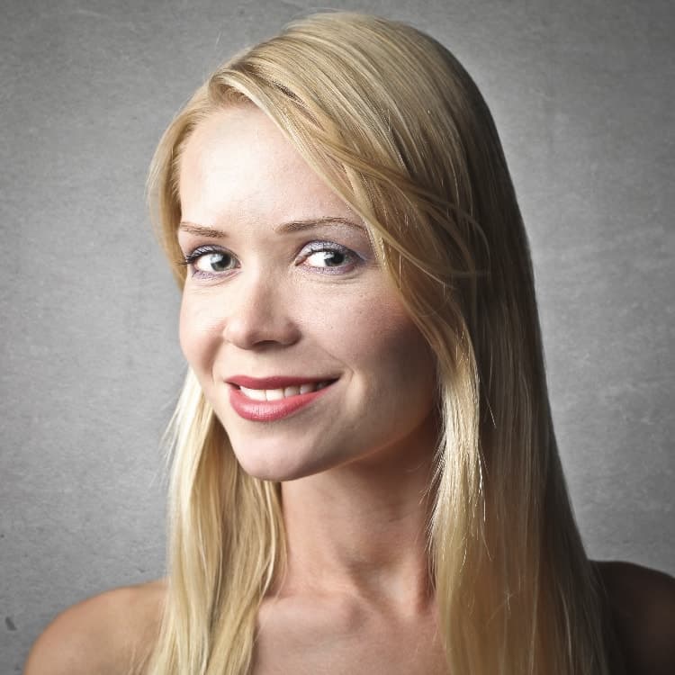 Sarah Smith headshot
